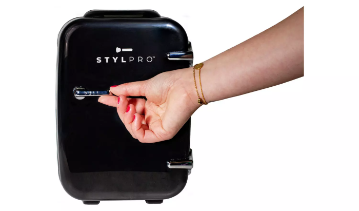 stylpro frižider za kozmetiku u crnoj boji